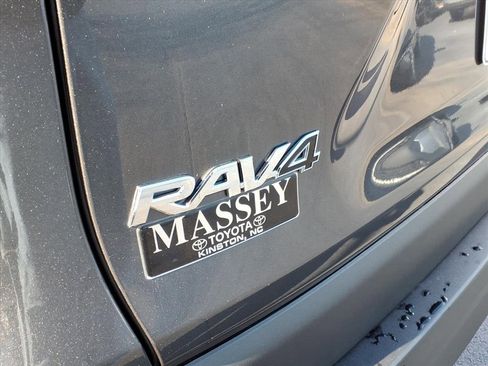 Used 2023 Toyota RAV4 XLE w/ Convenience Package image 9