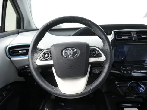 Used 2017 Toyota Prius Four w/ Advanced Technology Package FWD image 38