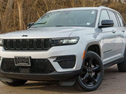 Used 2022 Jeep Grand Cherokee Altitude