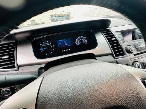 Used 2015 Ford Taurus SEL FWD image 15