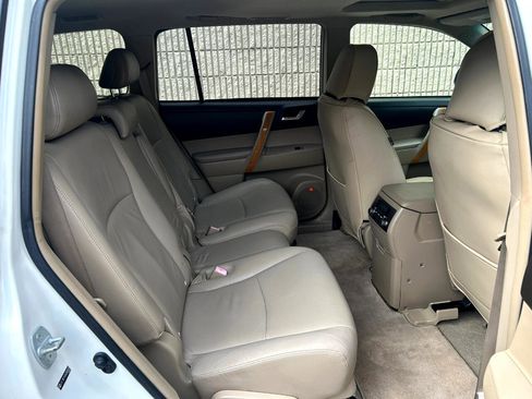 Used 2010 Toyota Highlander Limited image 17