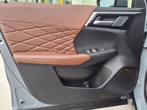 Used 2025 Mitsubishi Outlander SEL FWD image 13