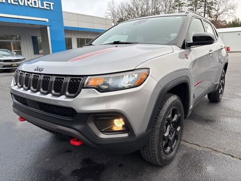 Used 2023 Jeep Compass Trailhawk AWD/4WD image 9