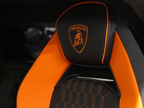 Used 2026 Lamborghini Revuelto image 41