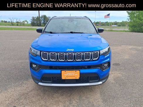 Certified 2025 Jeep Compass Limited AWD/4WD image 3