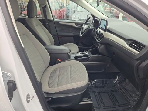 Certified 2022 Ford Escape SE w/ Cold Weather Package image 6