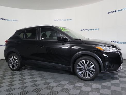 Used 2023 Nissan Kicks SV FWD image 4