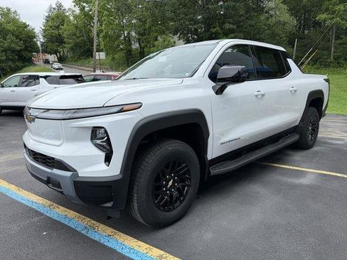 New 2025 Chevrolet Silverado EV LT image 6