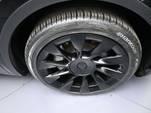 Used 2023 Tesla Model Y Long Range image 13