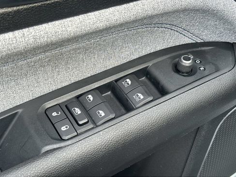 Used 2022 Jeep Compass Latitude w/ Sun and Sound Group AWD/4WD image 15