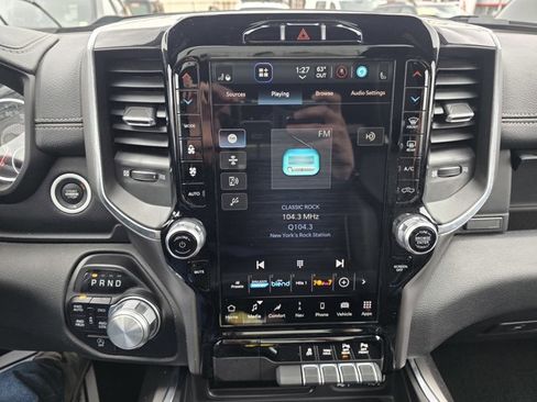 Used 2022 RAM 1500 Laramie image 9