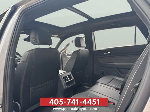 Used 2023 Volkswagen Atlas Cross Sport SE FWD image 25
