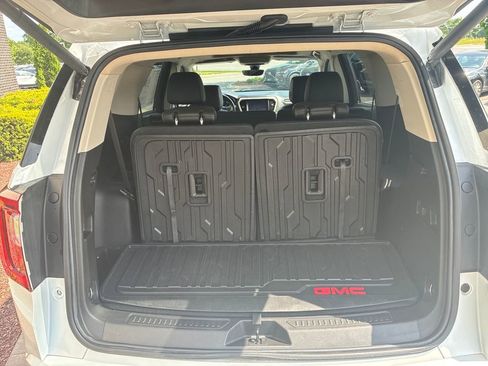 Used 2022 GMC Acadia Denali w/ Denali Ultimate Package FWD image 30