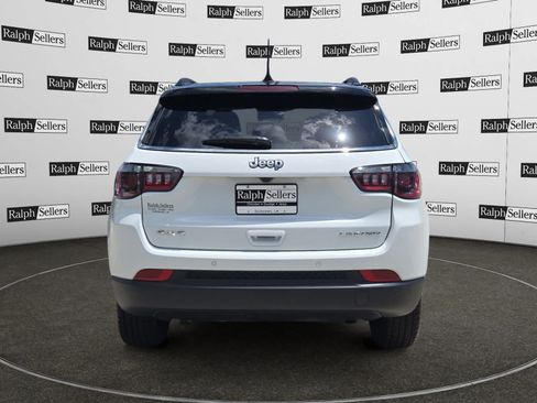 Used 2025 Jeep Compass Limited AWD/4WD image 5