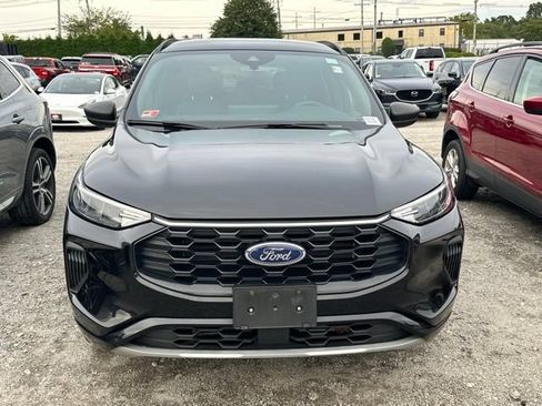 Used 2024 Ford Escape ST-Line w/ Tech Pack #1 AWD/4WD image 2