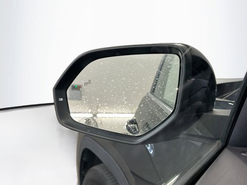 Used 2025 Volkswagen Atlas Cross Sport SE image 16