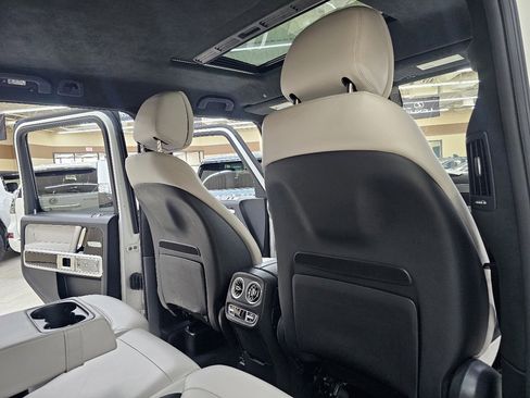 Used 2021 Mercedes-Benz G 63 AMG 4MATIC w/ G Manufaktur Interior Package image 23