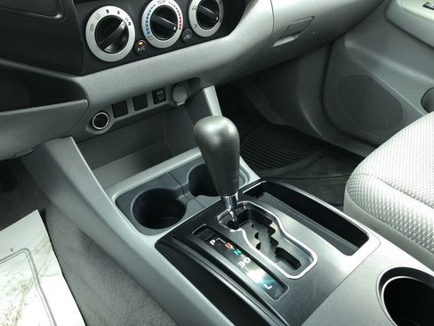 Used 2011 Toyota Tacoma 4x4 Access Cab image 18