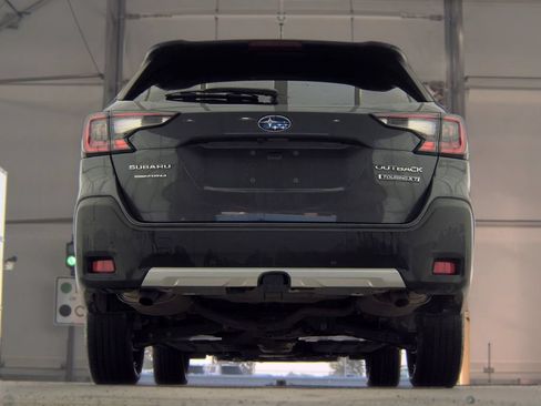 Used 2023 Subaru Outback Touring XT AWD/4WD image 9