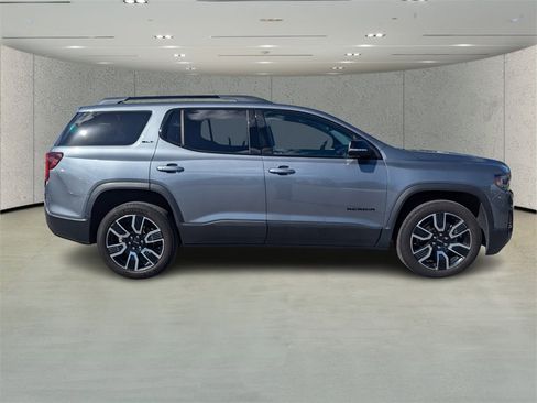 Used 2021 GMC Acadia SLT w/ Elevation Edition image 2