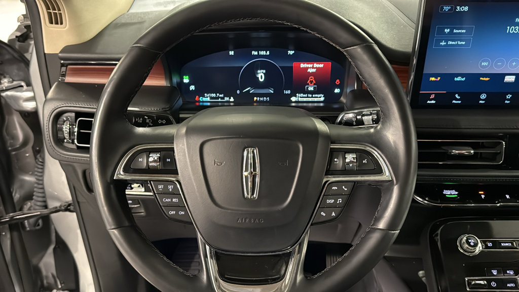Used 2023 Lincoln Nautilus Reserve AWD/4WD image 11