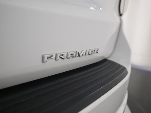Used 2022 Chevrolet Tahoe Premier AWD/4WD image 11