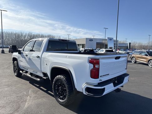 Used 2022 Chevrolet Silverado 2500 LTZ w/ LTZ Plus Package image 3