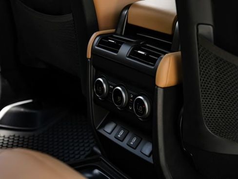 New 2026 Land Rover Defender 130 X-Dynamic SE AWD/4WD image 49