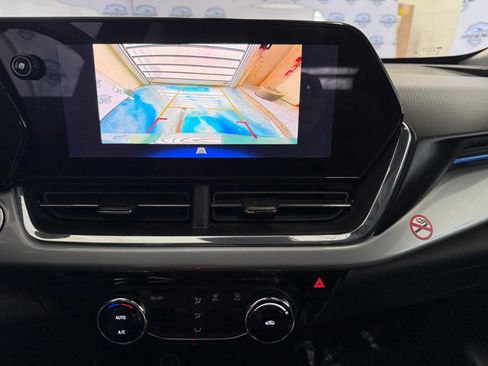 Used 2026 Chevrolet Trax LT image 39