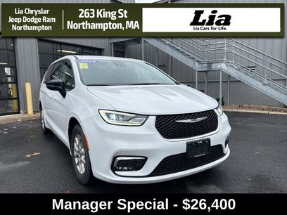 Certified 2024 Chrysler Pacifica Touring-L