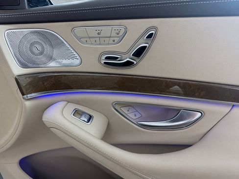 Used 2017 Mercedes-Benz S 550 Sedan image 31