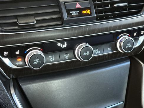 Used 2019 Honda Accord Touring image 19