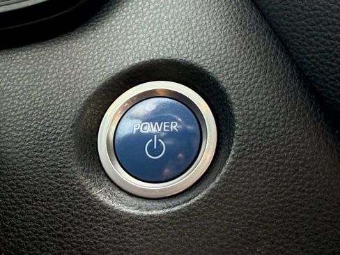Used 2021 Toyota Corolla LE w/ Carpet Mat Package (TMS) FWD image 29