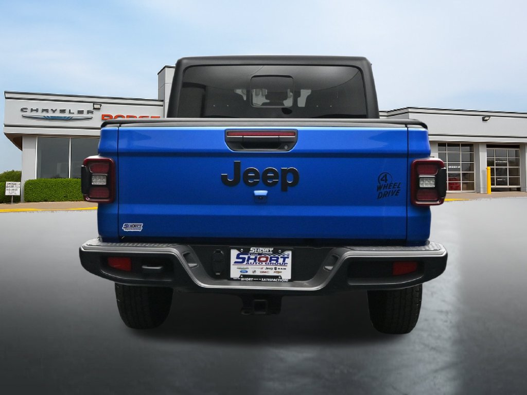 Used 2025 Jeep Gladiator Sport AWD/4WD image 4