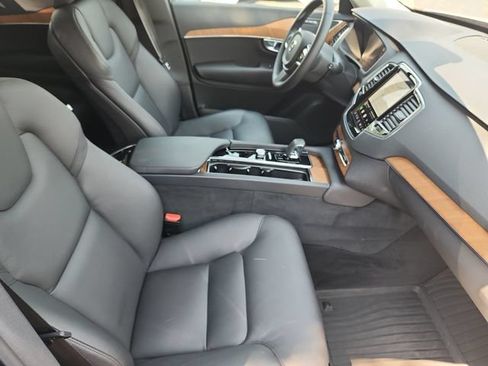 Used 2024 Volvo XC90 B6 Plus AWD/4WD image 19