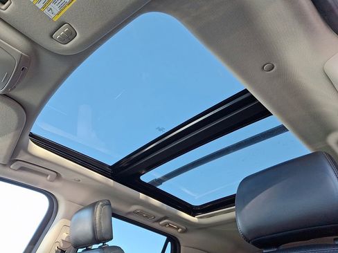 Used 2019 Ford Expedition Platinum image 14