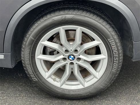 Used 2022 BMW X5 xDrive40i w/ Executive Package image 8