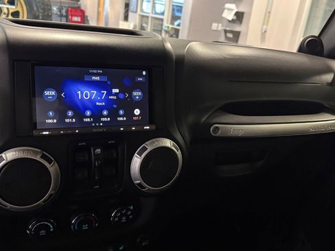 Used 2012 Jeep Wrangler Unlimited Sahara w/ Dual Top Group image 10