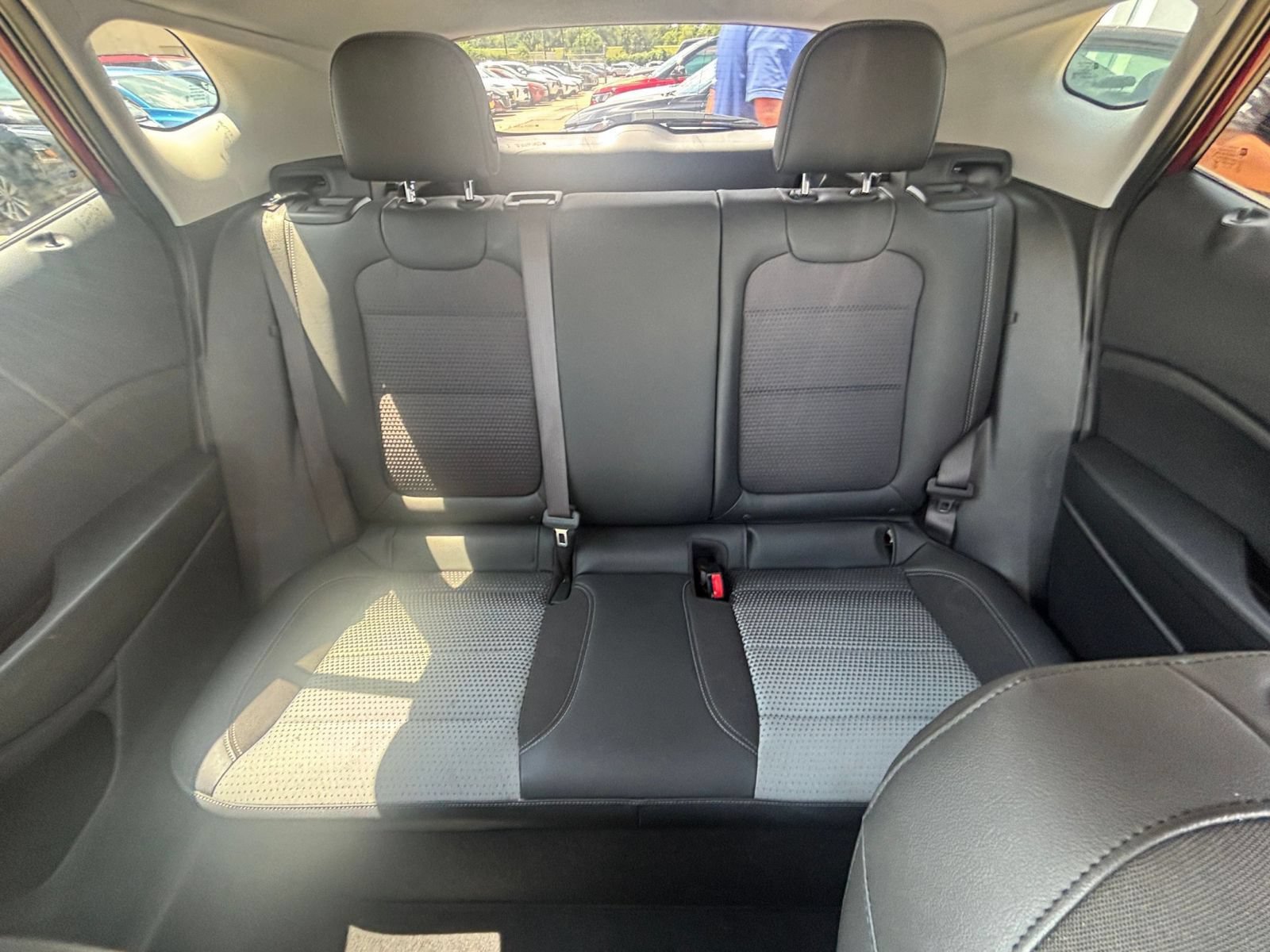 Used 2025 Chevrolet Trax LT w/ LT Convenience Package FWD image 34