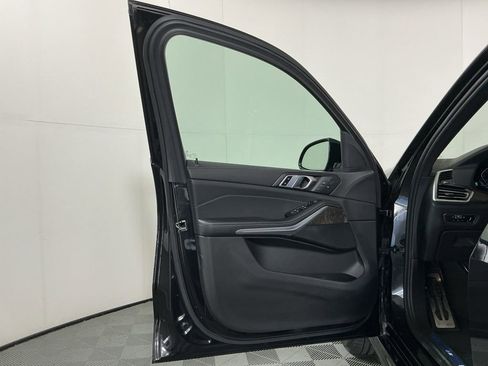 Certified 2022 BMW X5 sDrive40i w/ M Sport Package RWD image 19