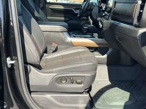 Used 2024 Chevrolet Silverado 1500 High Country w/ High Country Premium Package AWD/4WD image 25