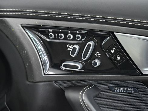 Used 2015 Jaguar F-TYPE R RWD image 21