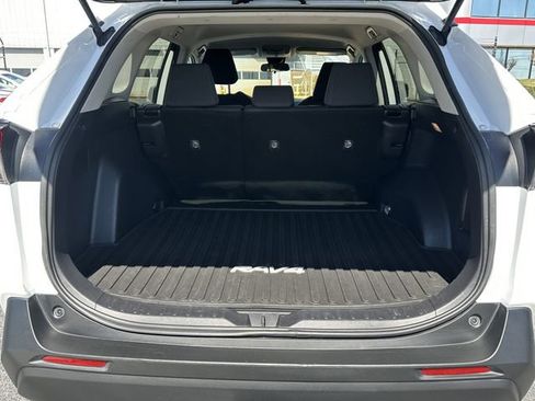 Certified 2021 Toyota RAV4 LE image 22
