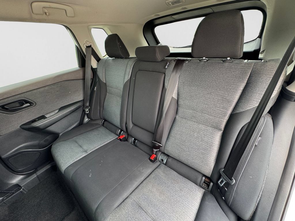 Used 2021 Nissan Rogue S FWD image 12