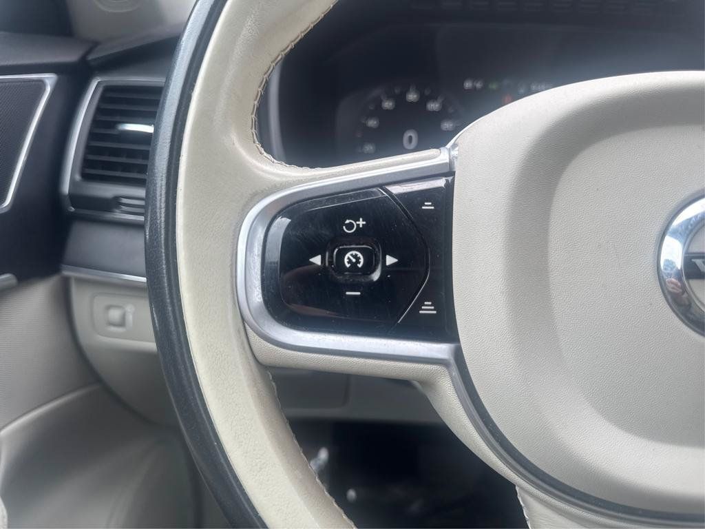 Used 2020 Volvo XC90 T6 Momentum AWD/4WD image 23