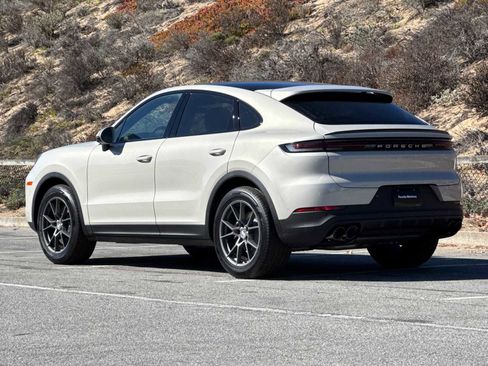 New 2025 Porsche Cayenne Coupe image 3