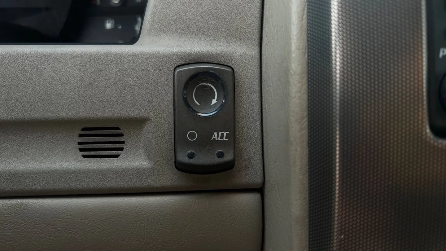 Used 2005 Cadillac XLR RWD image 45