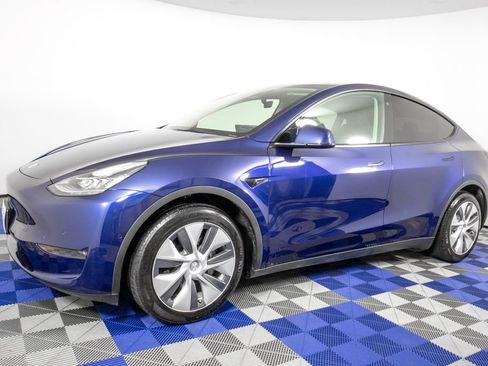 Used 2022 Tesla Model Y Long Range AWD/4WD image 1