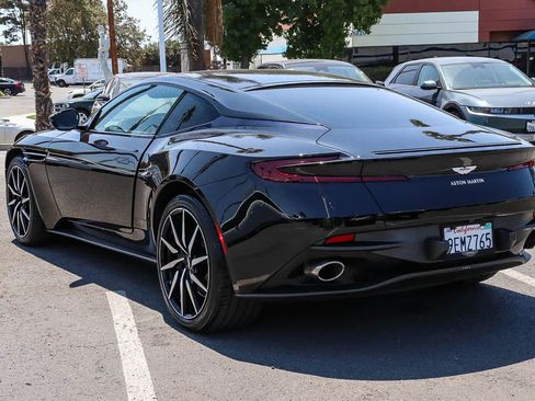 Used 2020 Aston Martin DB11 Coupe RWD image 9