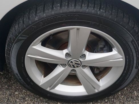 Used 2015 Volkswagen Passat 1.8T Limited Edition FWD image 21